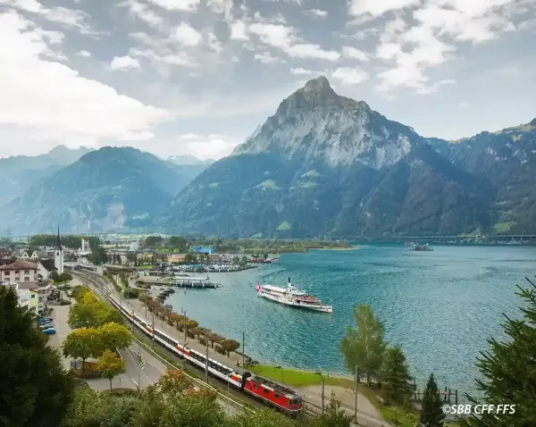 Gotthard Panorama Express Flüelen